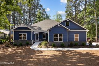 107 Devonshire Avenue W, West End, NC 27376
