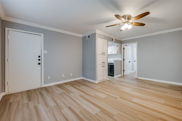 4427 Holland Avenue 105, Dallas, TX 75219