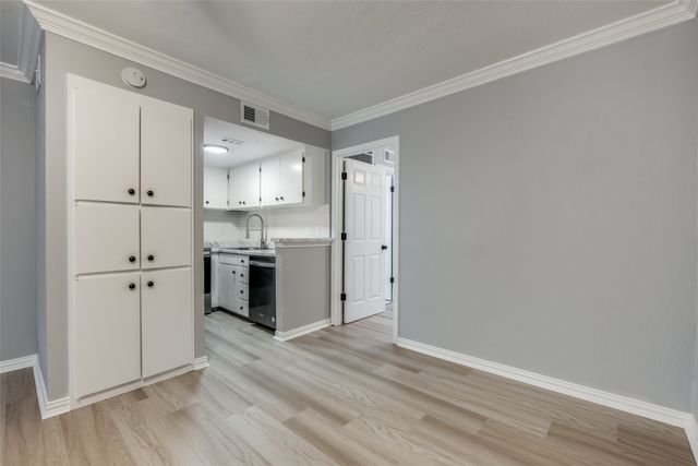 4427 Holland Avenue 105, Dallas, TX 75219