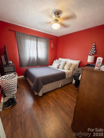 608 Cedar Drive, Dallas, NC 28034