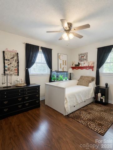 608 Cedar Drive, Dallas, NC 28034