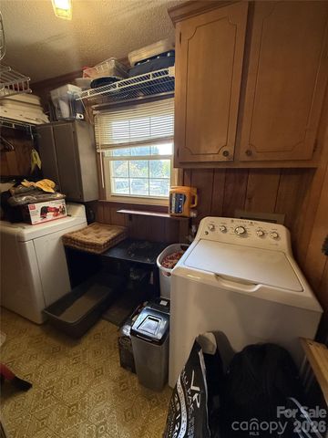608 Cedar Drive, Dallas, NC 28034
