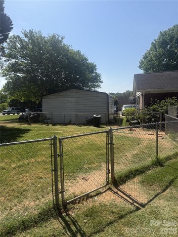 608 Cedar Drive, Dallas, NC 28034