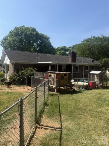608 Cedar Drive, Dallas, NC 28034