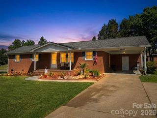 608 Cedar Drive, Dallas, NC 28034