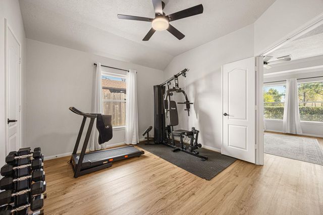 1489 Garden Lakes Drive, Friendswood, TX 77546