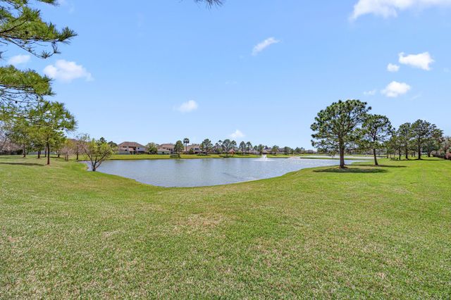 1489 Garden Lakes Drive, Friendswood, TX 77546