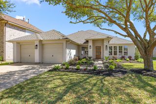 1489 Garden Lakes Drive, Friendswood, TX 77546