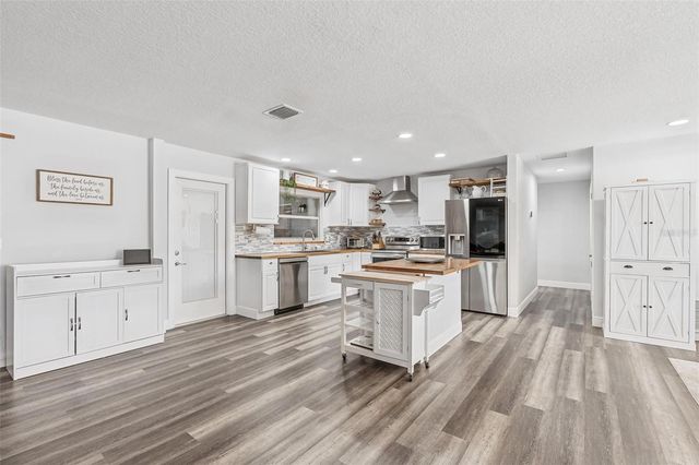 611 LITTLE WEKIVA ROAD, Altamonte Springs, FL 32714