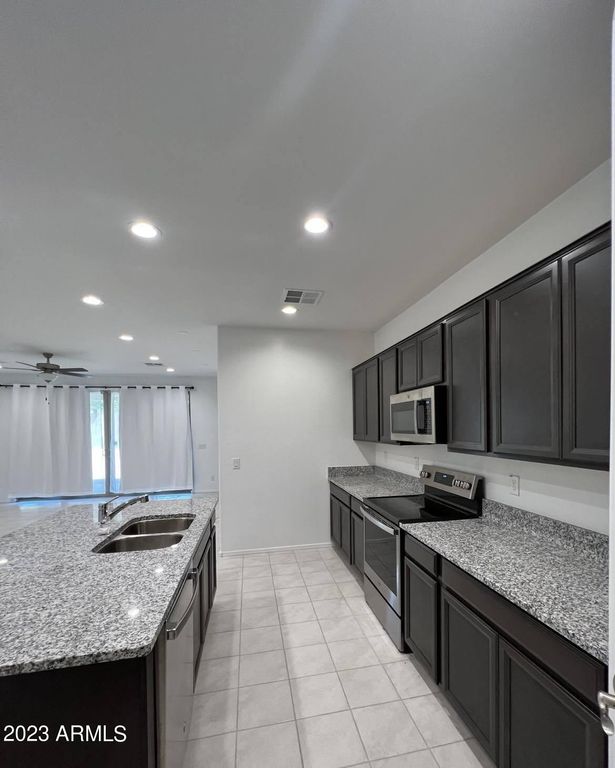 1724 E BRANDON Drive, Casa Grande, AZ 85122 — photo 4