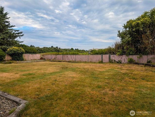 574 Ensign Avenue NW, Ocean Shores, WA 98569