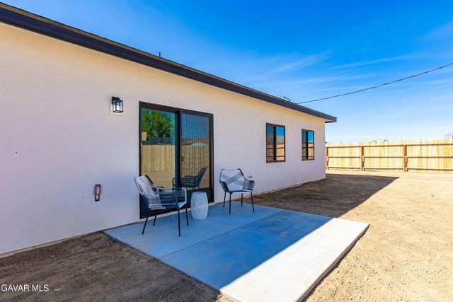 8337 Viburnum Avenue, California City, CA 93505