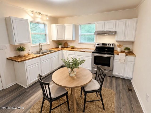 112 Poplar Street, Wallace, NC 28466