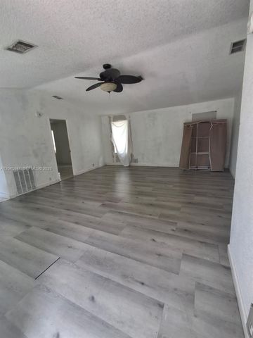 19800 SW 180 Ave, Miami, FL 33187
