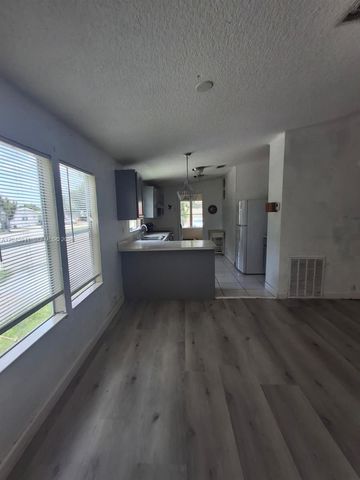 19800 SW 180 Ave, Miami, FL 33187