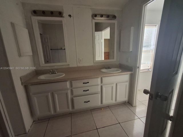 19800 SW 180 Ave, Miami, FL 33187