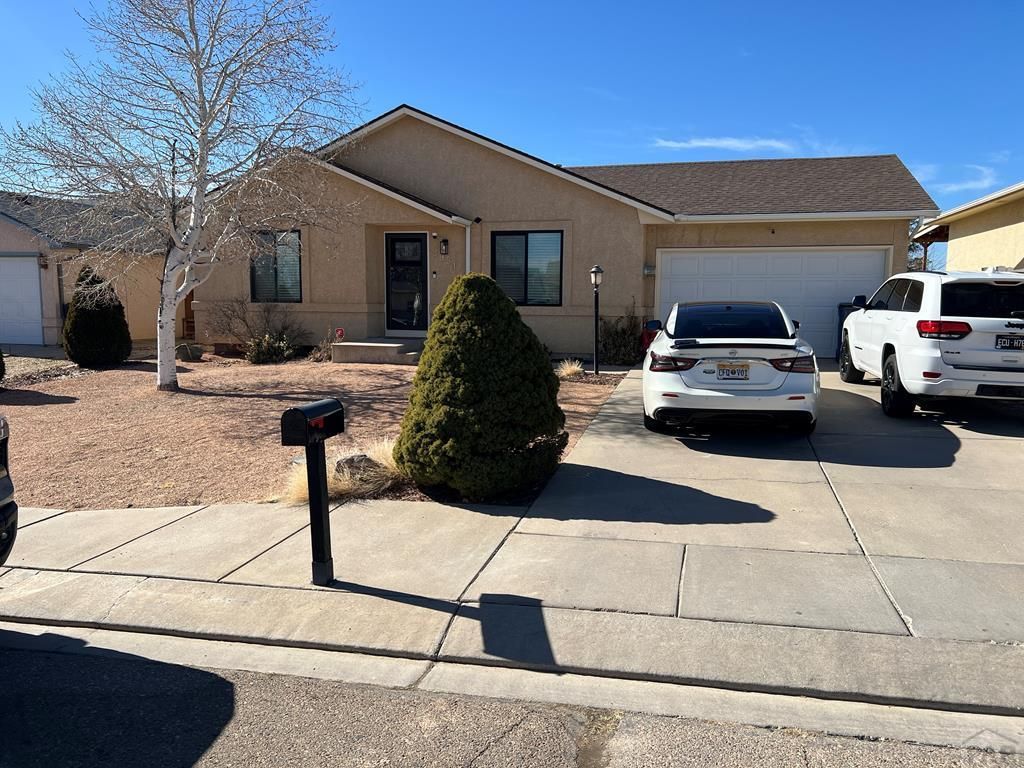 2951 Adrian Ave, Pueblo, CO 81008