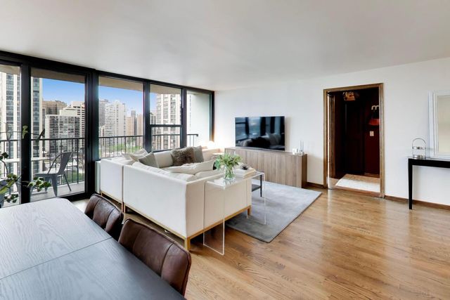 1560 N SANDBURG Terrace 1708, Chicago, IL 60610
