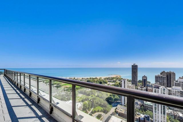 1560 N SANDBURG Terrace 1708, Chicago, IL 60610