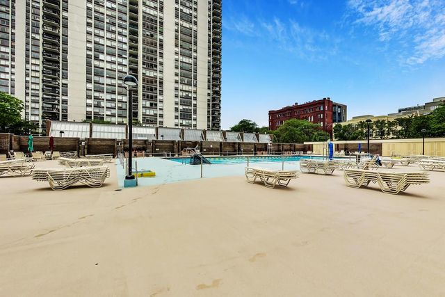 1560 N SANDBURG Terrace 1708, Chicago, IL 60610