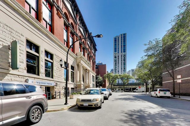 1560 N SANDBURG Terrace 1708, Chicago, IL 60610