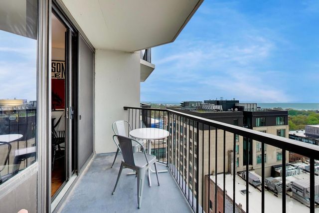 1560 N SANDBURG Terrace 1708, Chicago, IL 60610