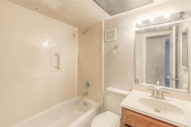 445 Carolcrest Lane 421, Livingston, TX 77351