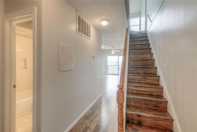 445 Carolcrest Lane 421, Livingston, TX 77351