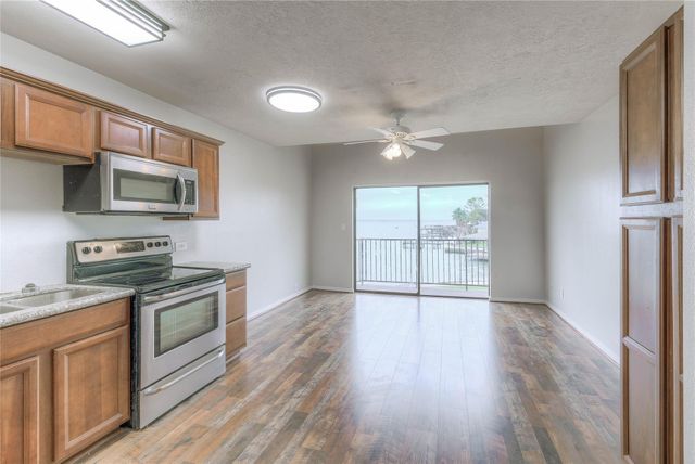 445 Carolcrest Lane 421, Livingston, TX 77351