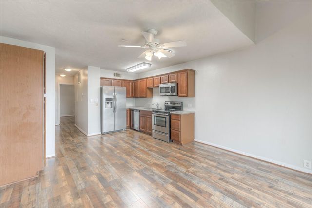 445 Carolcrest Lane 421, Livingston, TX 77351