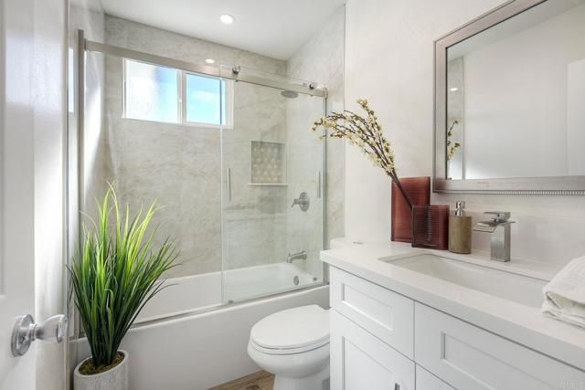 1350 Marabou Lane, Vista, CA 92083