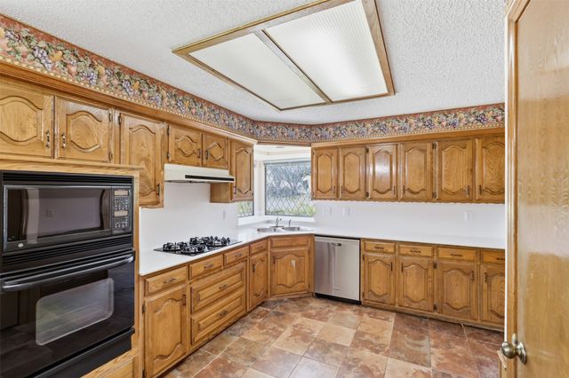 2110 Meadowview Court, Garland, TX 75043
