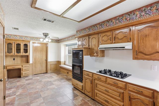 2110 Meadowview Court, Garland, TX 75043