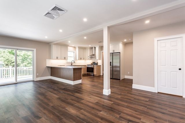 14 Wilmarth St, Attleboro, MA 02703
