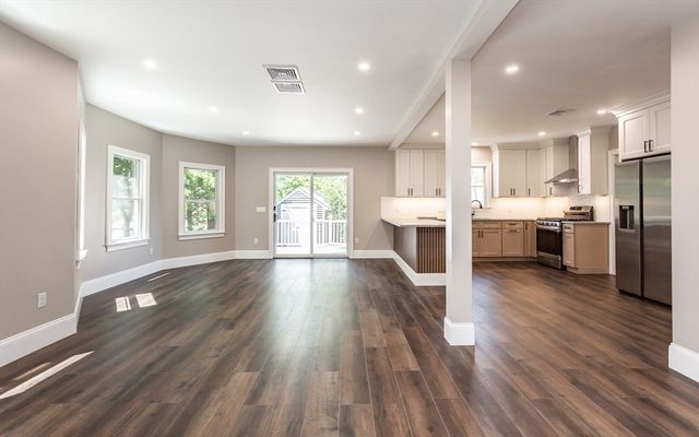 14 Wilmarth St, Attleboro, MA 02703