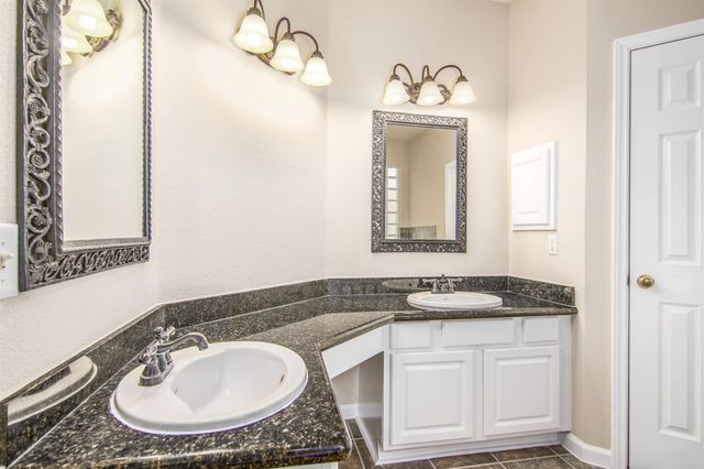 20719 Medallion Pointe Drive, Katy, TX 77450