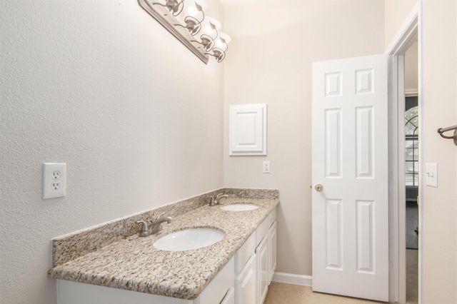 20719 Medallion Pointe Drive, Katy, TX 77450