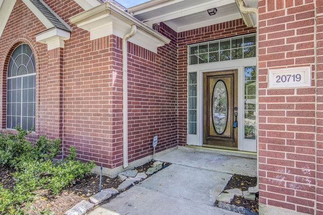 20719 Medallion Pointe Drive, Katy, TX 77450
