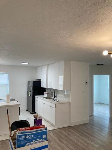 341 SW 15th Street, Deerfield Beach, FL 33441