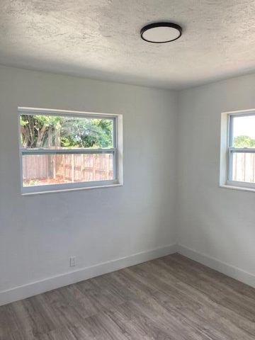 341 SW 15th Street, Deerfield Beach, FL 33441