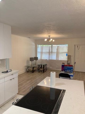 341 SW 15th Street, Deerfield Beach, FL 33441