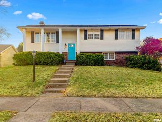 3923 N MELCOSTA Drive, Peoria, IL 61615