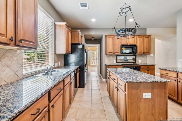 1927 Milan, San Antonio, TX 78258