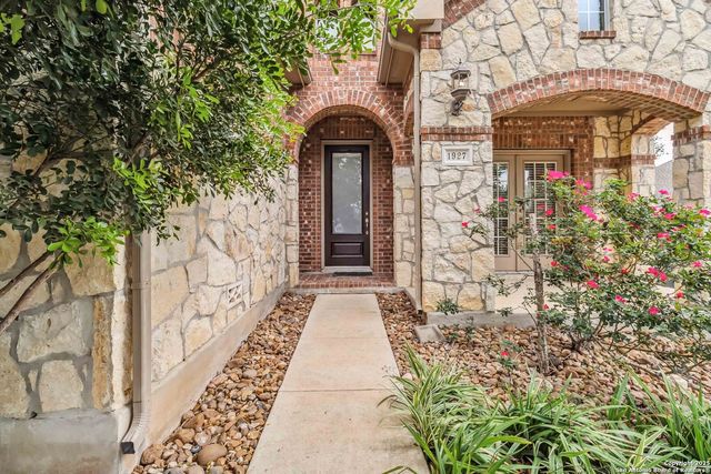 1927 Milan, San Antonio, TX 78258