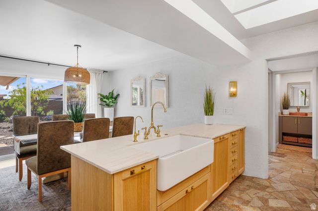 1355 NELSON CIR, Bloomington, UT 84790