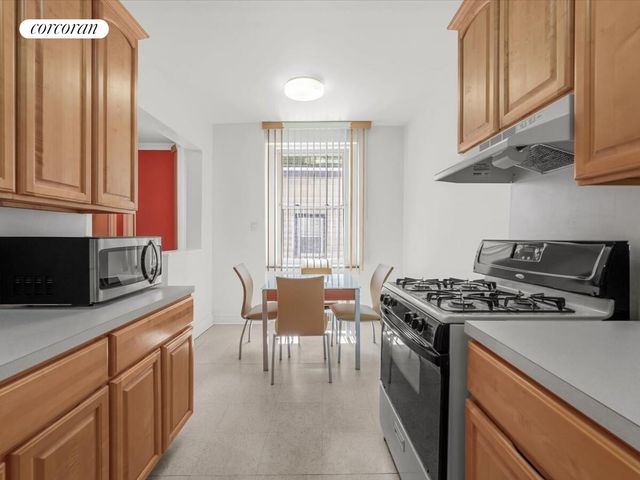 1560 E 18th St Apt 2C, New York City, NY 11230