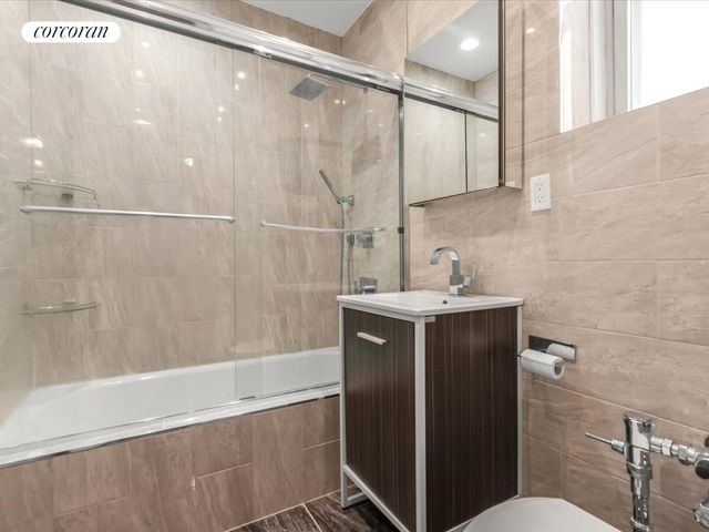 1560 E 18th St Apt 2C, New York City, NY 11230