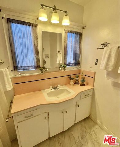 1314 W Verdugo Avenue, Burbank, CA 91506