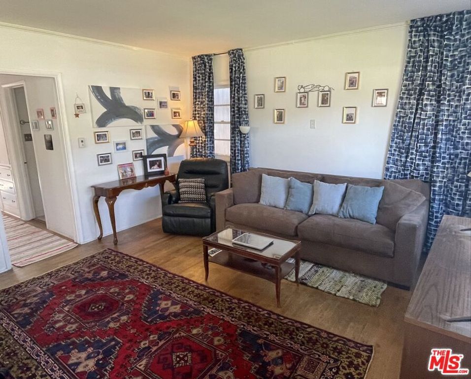 1314 W Verdugo Avenue, Burbank, CA 91506