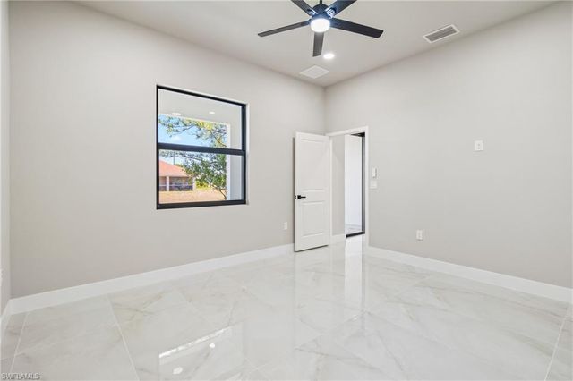 2606 25th ST SW, Lehigh Acres, FL 33976